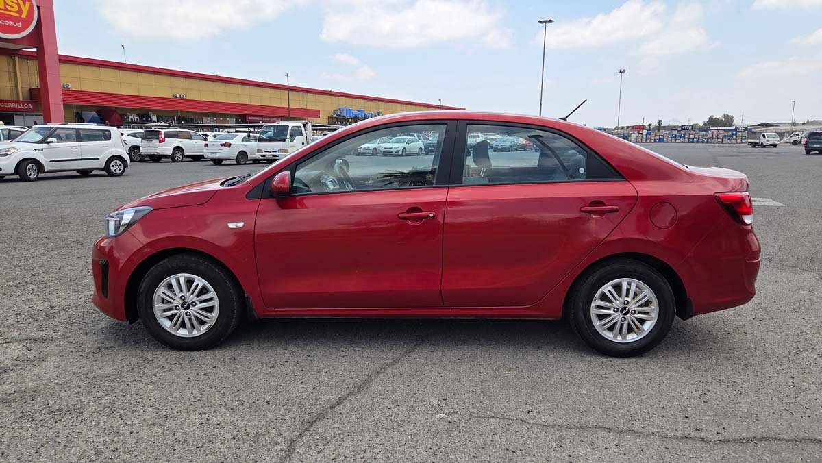 Kia Soluto 2024 Full Equipo Único Dueño - Imagen 4