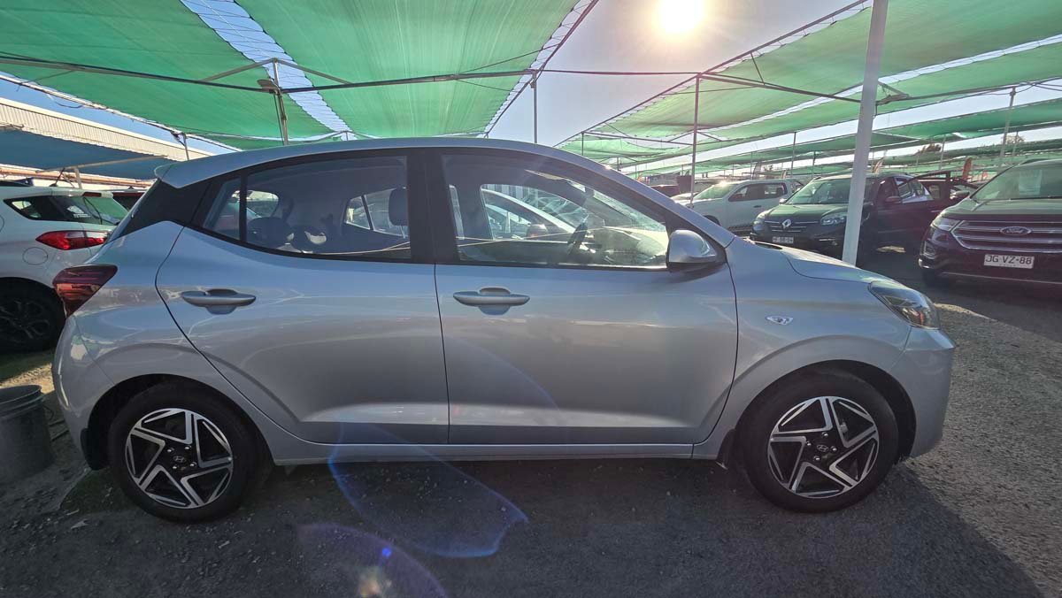 Hyundai i10 2025 1.2 Full Equipo - Imagen 2