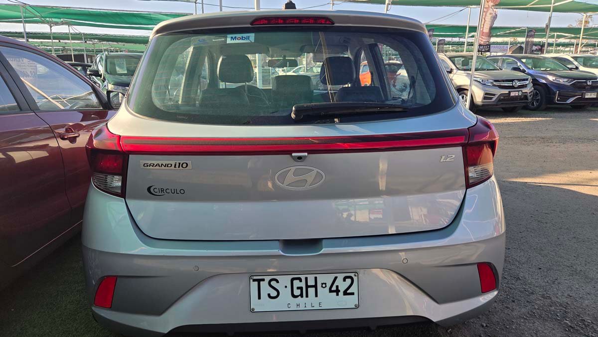 Hyundai i10 2025 1.2 Full Equipo - Imagen 3