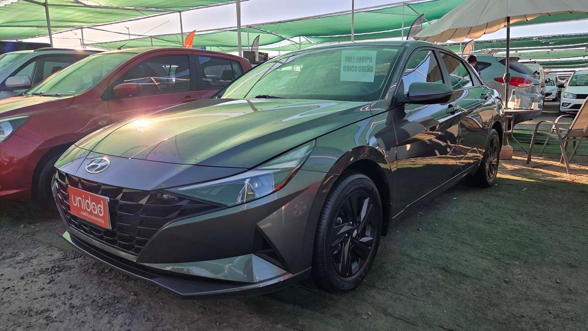 Hyundai Elantra CN7 2022 Full Equipo Único Dueño - Imagen 2