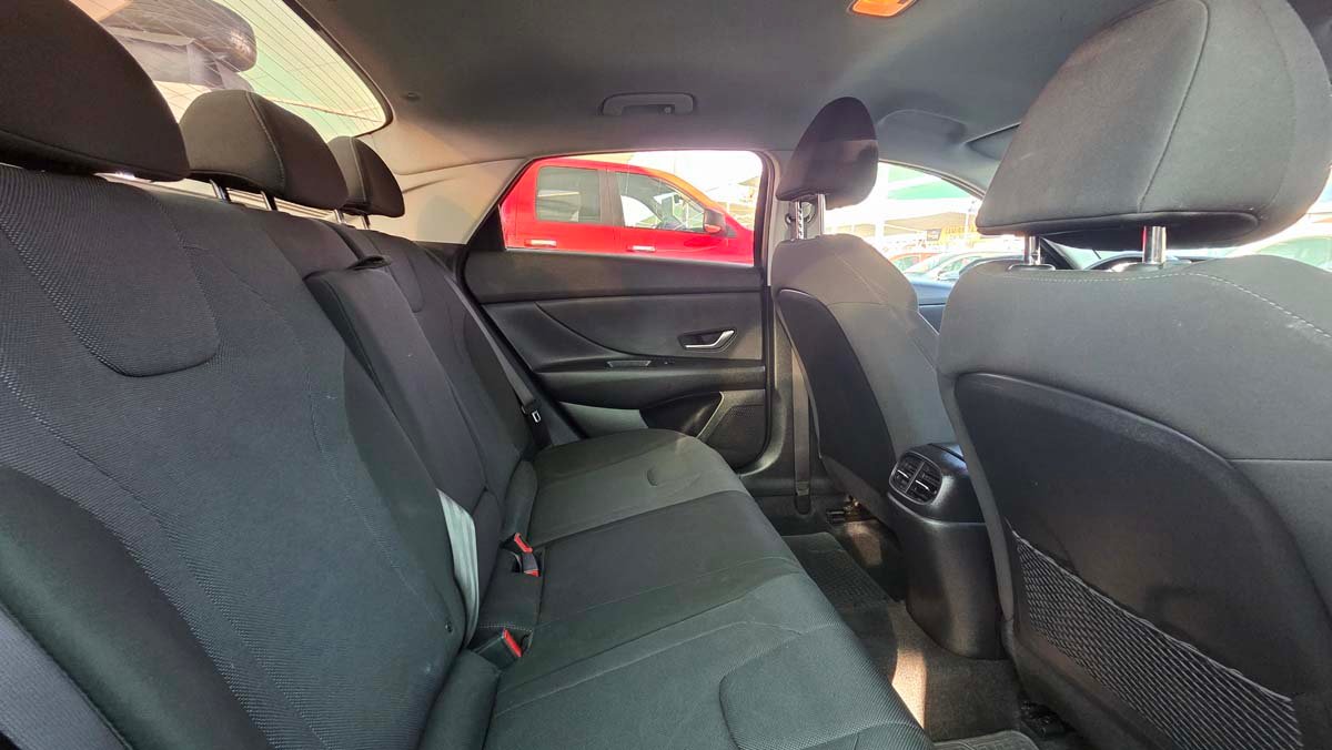 Hyundai Elantra CN7 2022 Full Equipo Único Dueño - Imagen 3