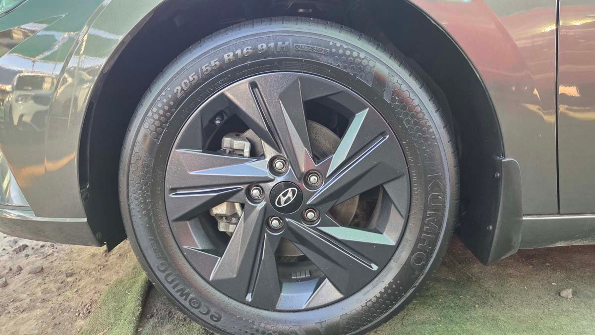 Hyundai Elantra CN7 2022 Full Equipo Único Dueño - Imagen 5