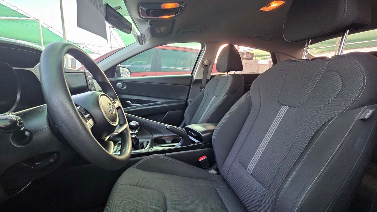 Hyundai Elantra CN7 2022 Full Equipo Único Dueño - Imagen 6