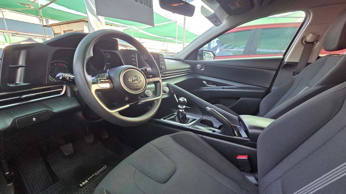 Hyundai Elantra CN7 2022 Full Equipo Único Dueño - Imagen 7