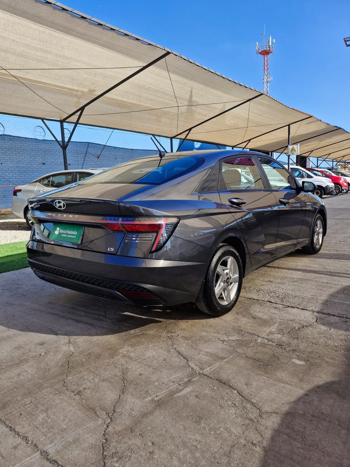 Hyundai Accent 2025 Full Equipo único dueño - Imagen 5